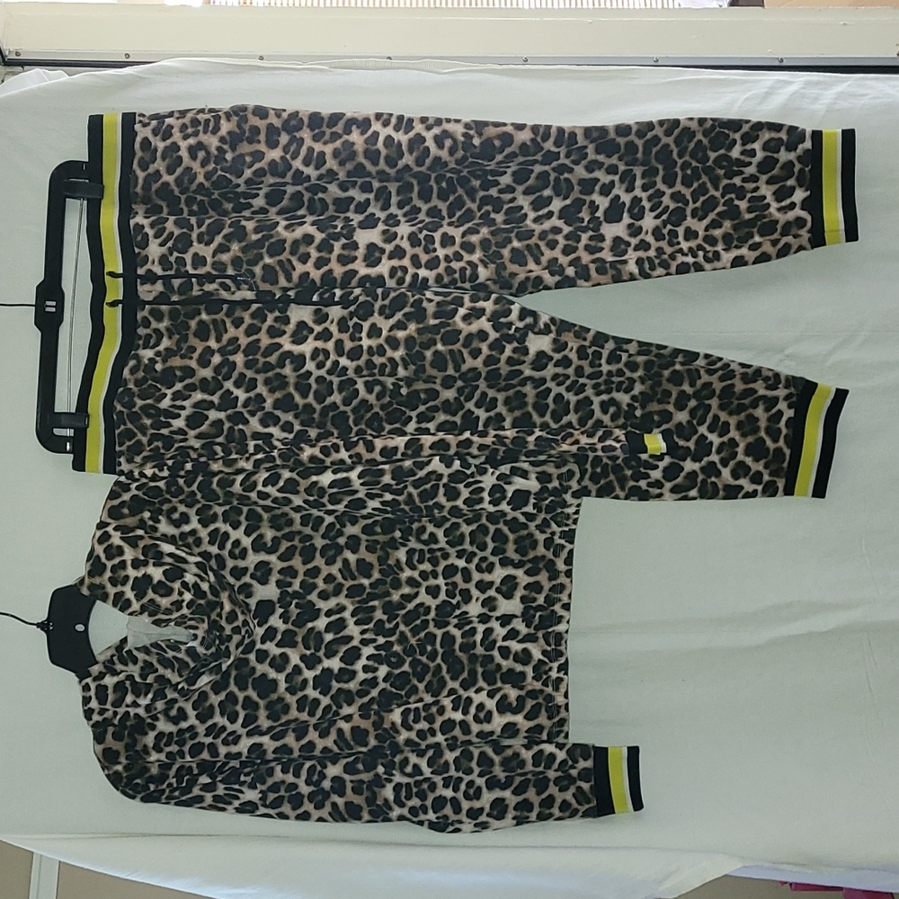 Activewear - image 3